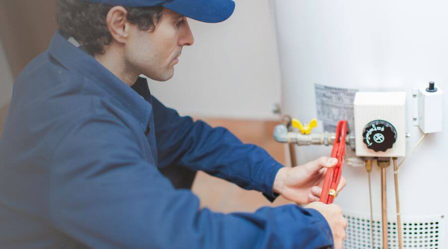 Expert burst pipe repair services in Branford, FL
